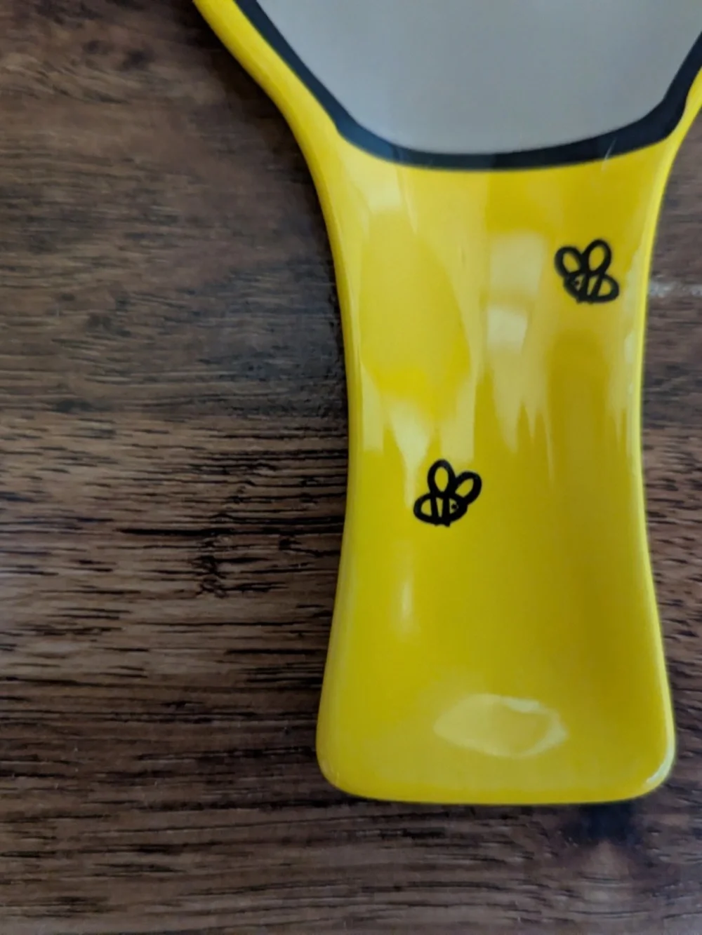 Disney Winnie the Pooh in Hunny Pot with Bees Yellow Ceramic Spoon Rest